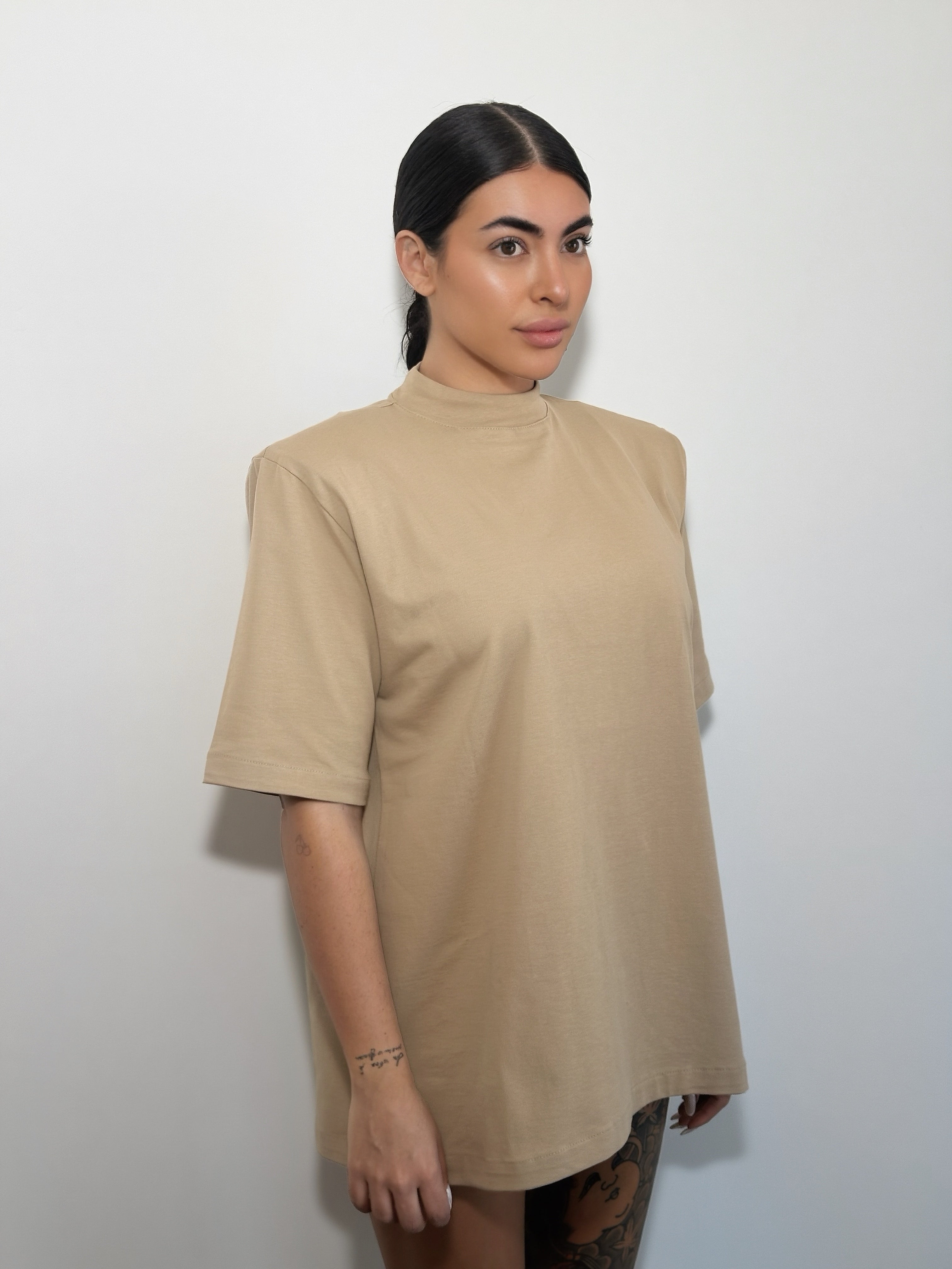 T-shirt Gèsier BASIC con spallina strutturata