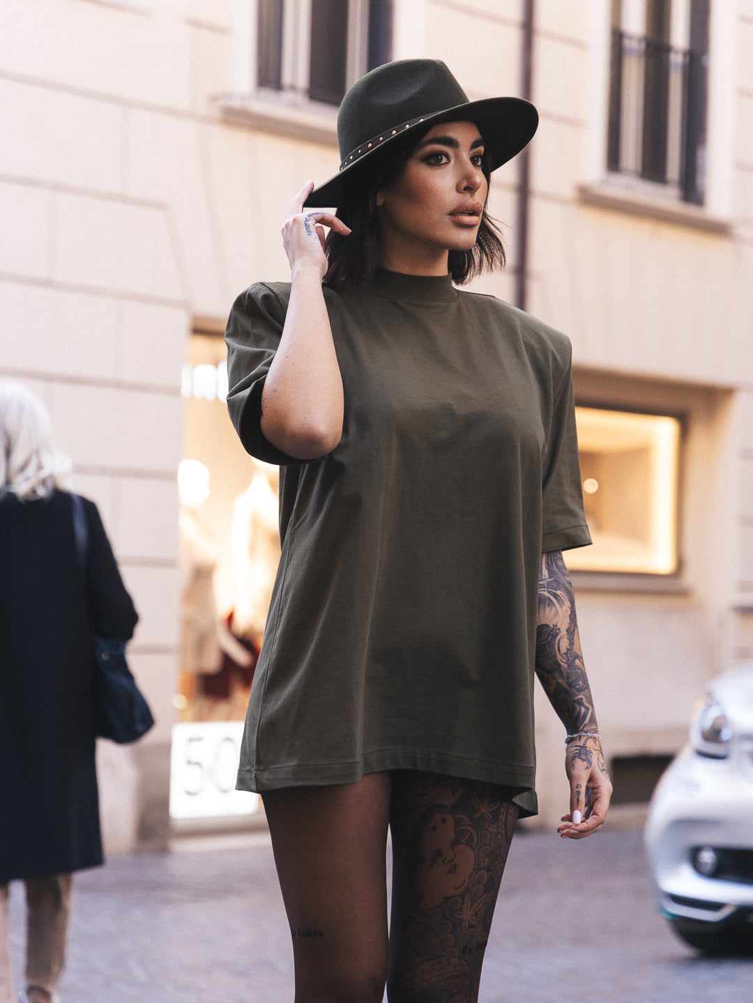 T-shirt Gèsier BASIC con spallina strutturata