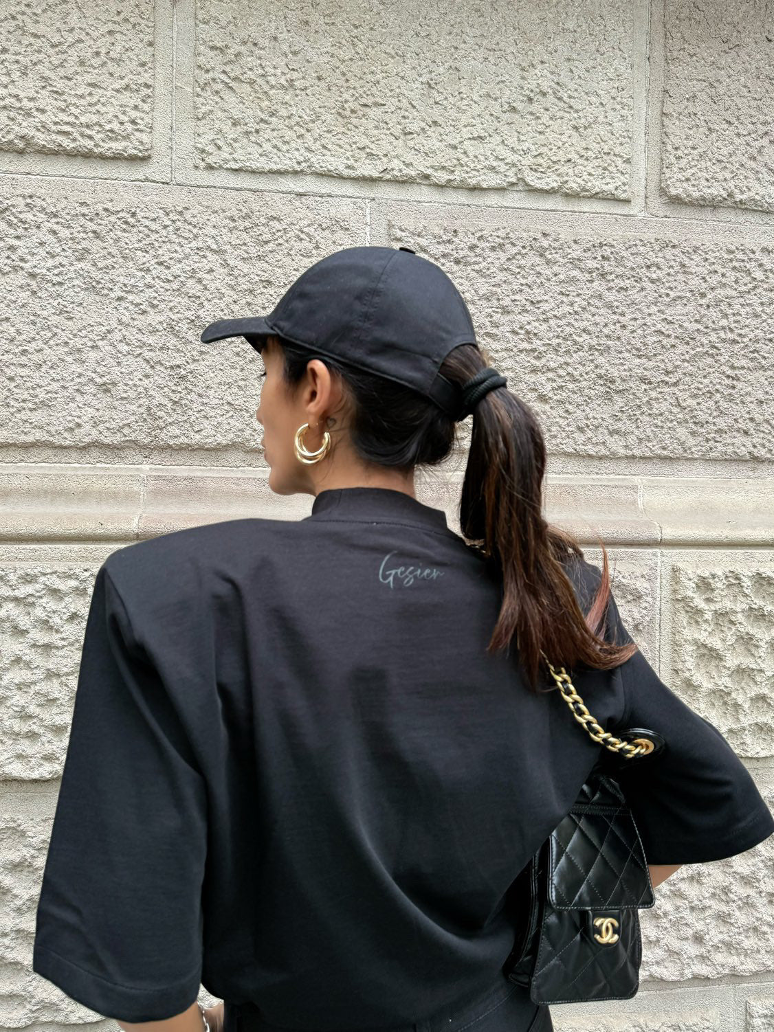 T-shirt Gèsier BASIC con spallina strutturata