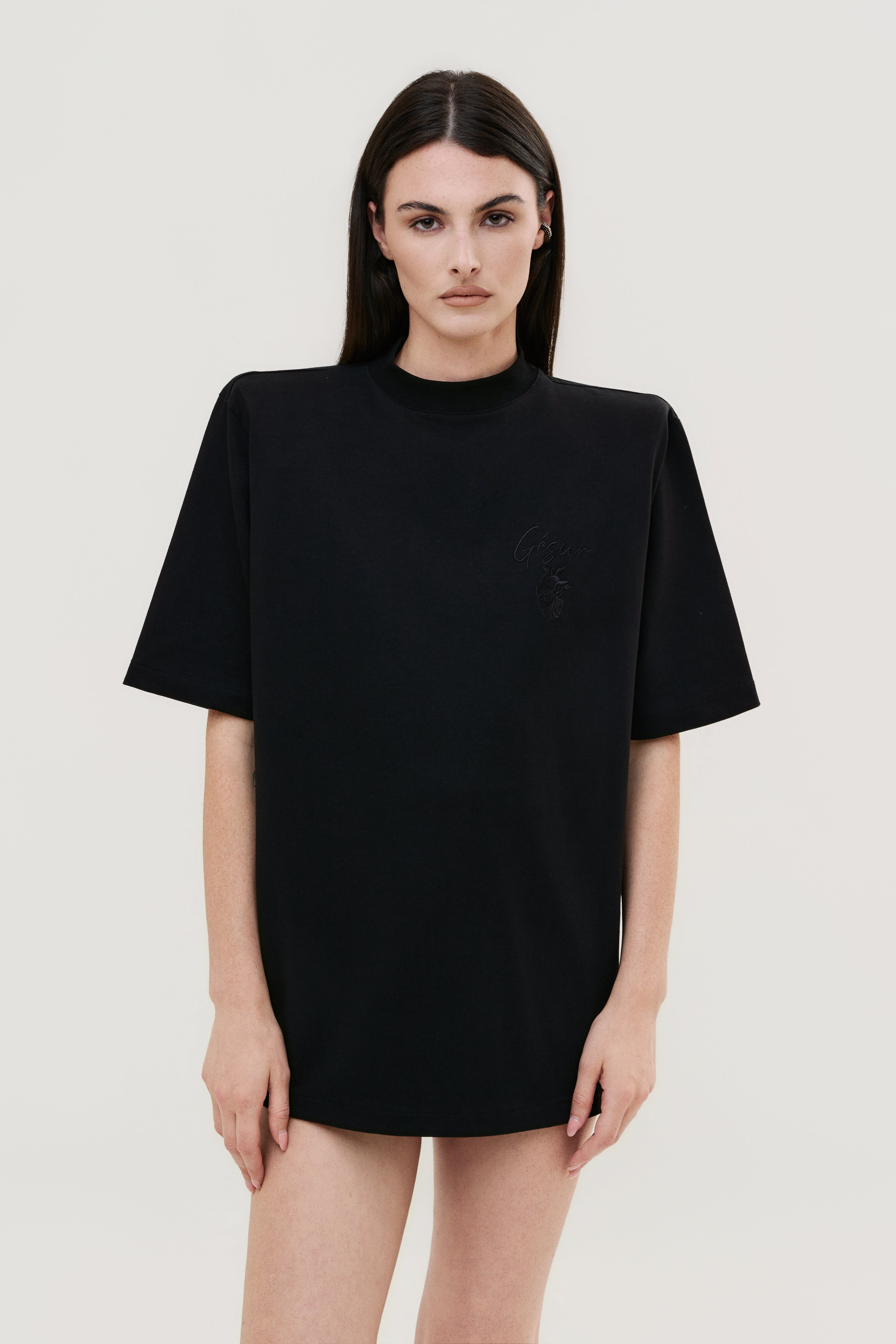 T-shirt oversize nera GÈSIER spallina strutturata Made in Italy