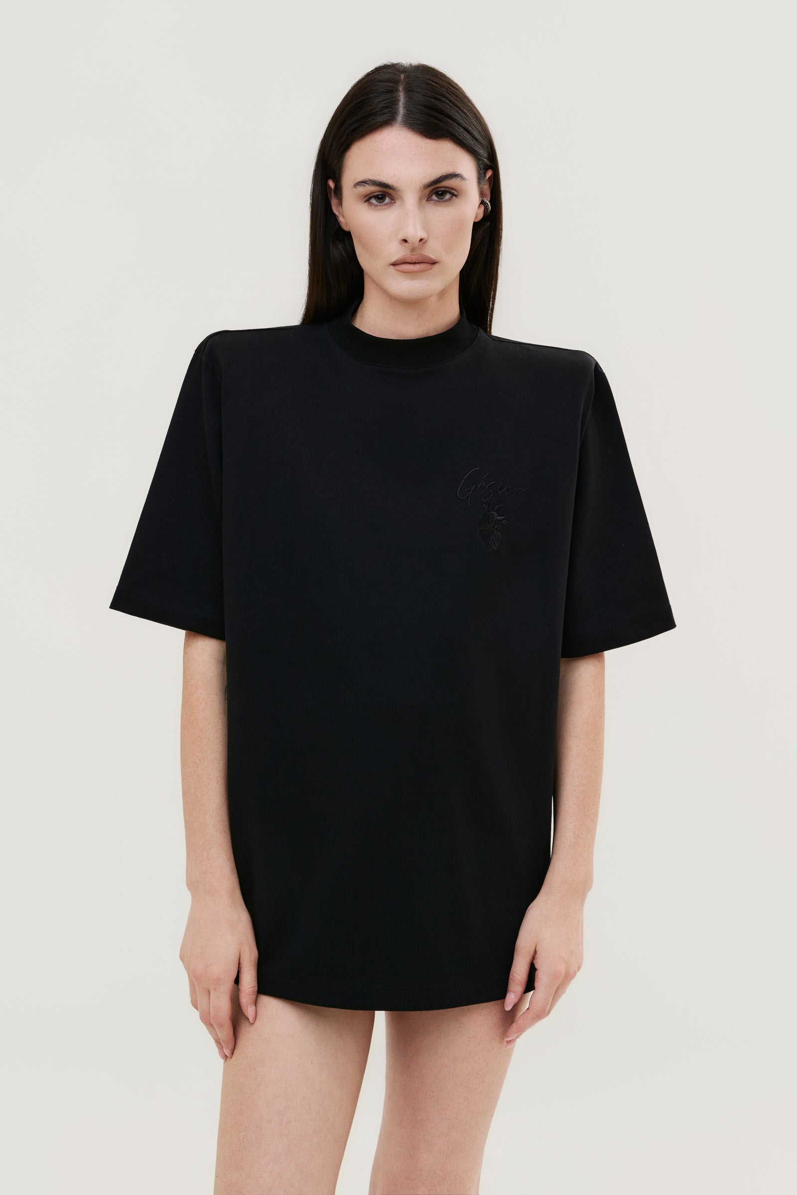 T-shirt oversize nera GÈSIER spallina strutturata Made in Italy